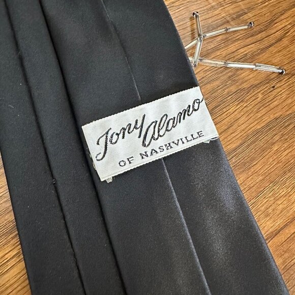 Vintage Tony Alamo of Nashville one of a kind hand beaded satin tie - Picture 6 of 6